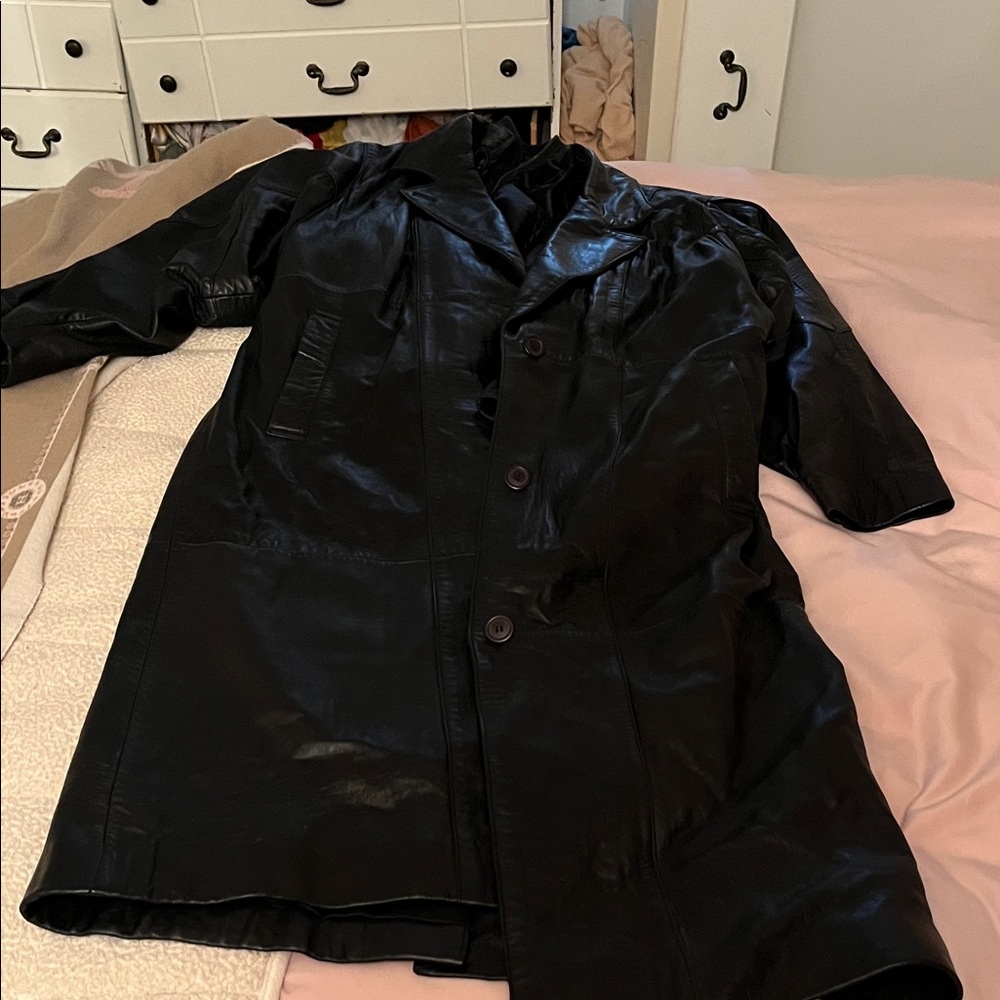 Elegant Women's Black Leather Jacket